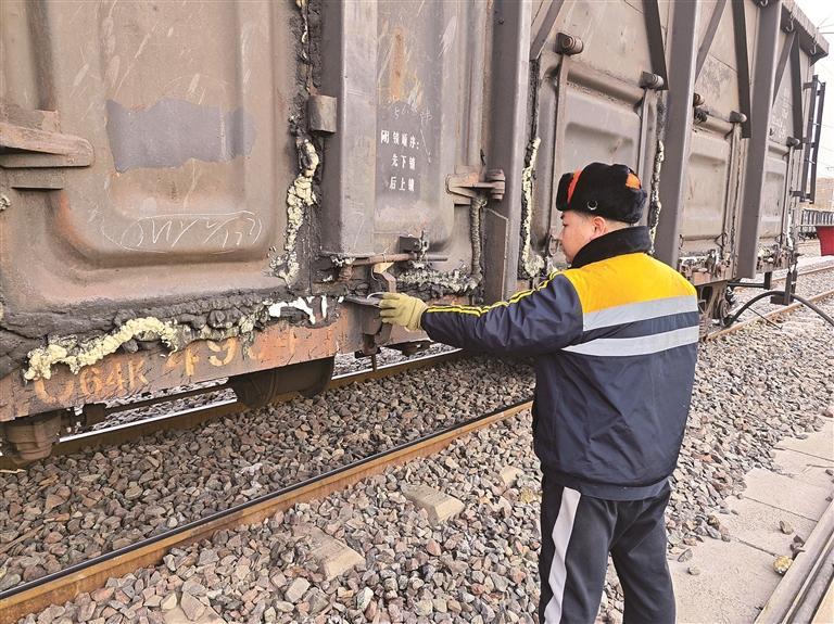 鋼軌上的堅(jiān)守